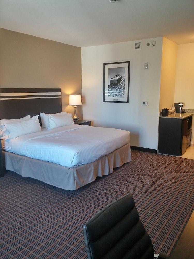 Holiday Inn Express & Suites Golden By Ihg Exteriör bild