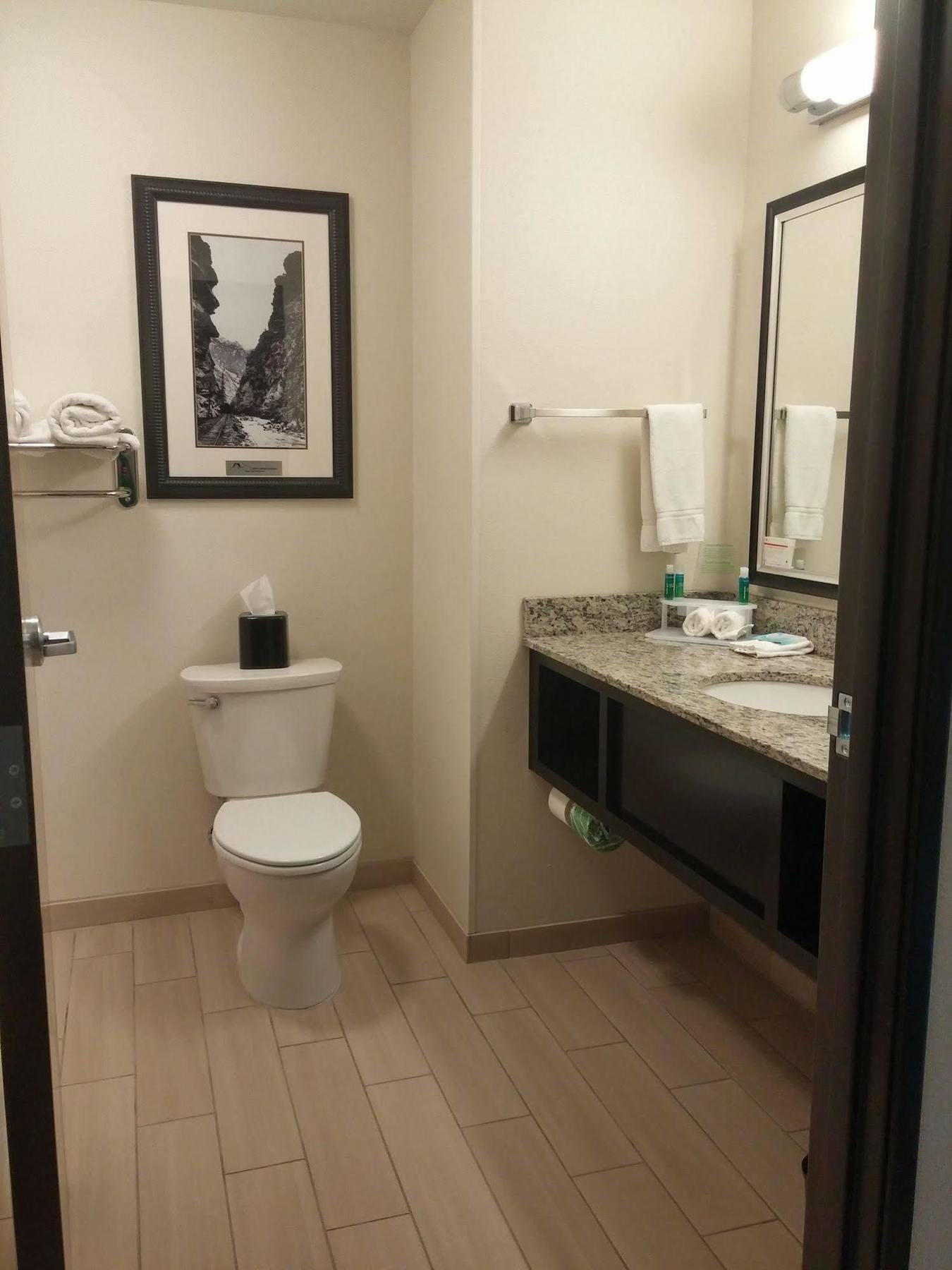 Holiday Inn Express & Suites Golden By Ihg Exteriör bild